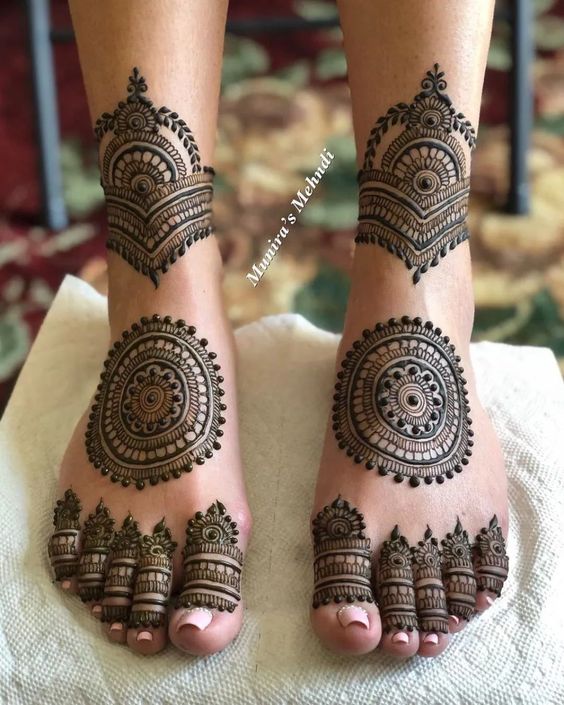 mandala leg mehndi design