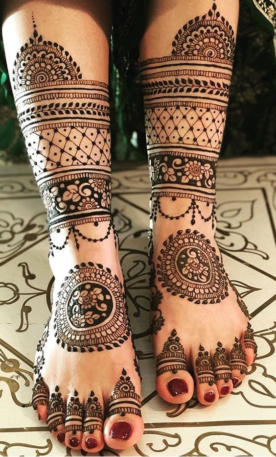 mehndi leg design simple 