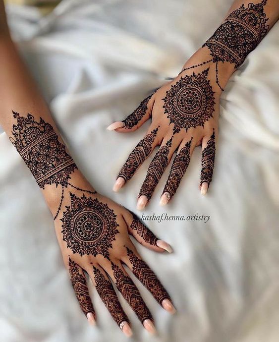 minimalist mehndi design