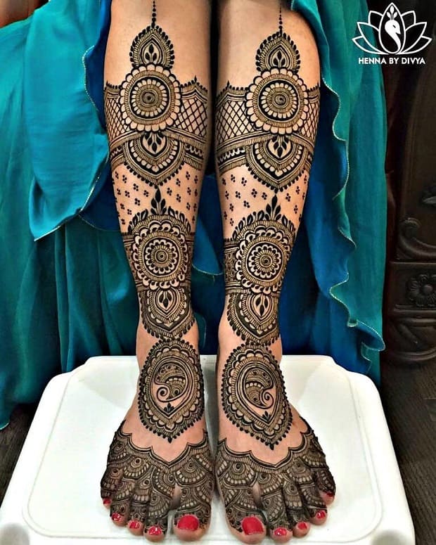 modern leg mehndi design