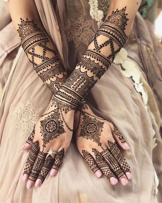 simple back hand mehndi design