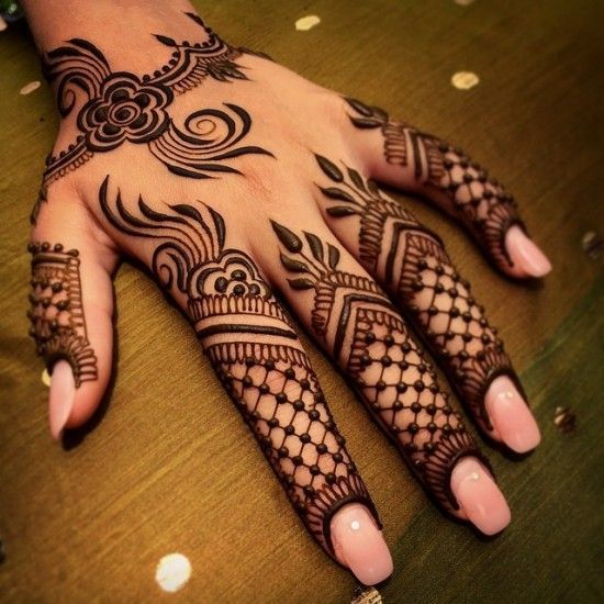 stylish mehndi design