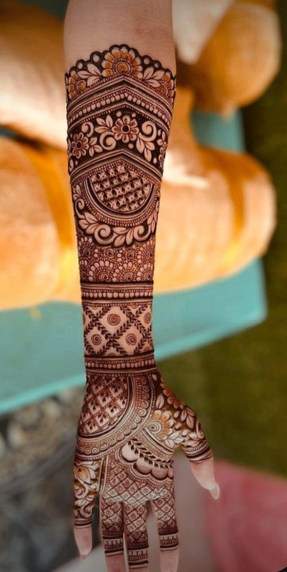 stylish mehndi design