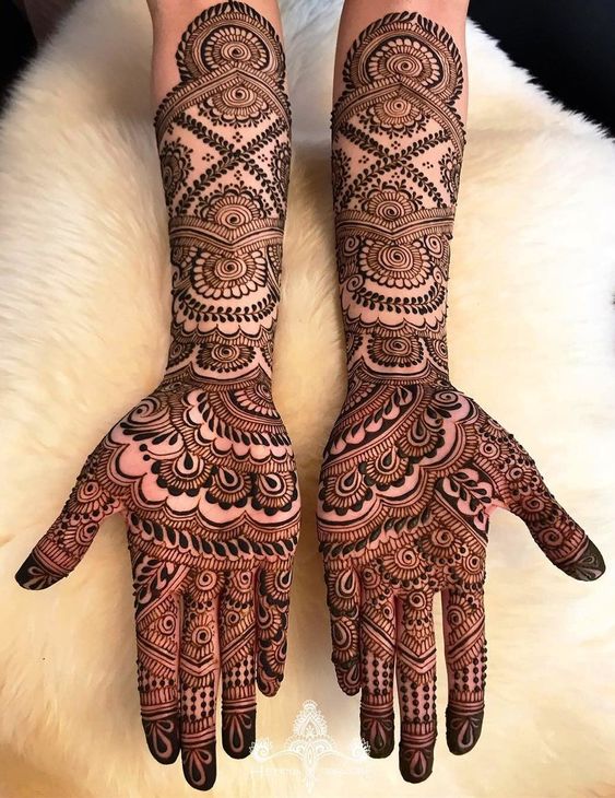 unique modern mehndi design