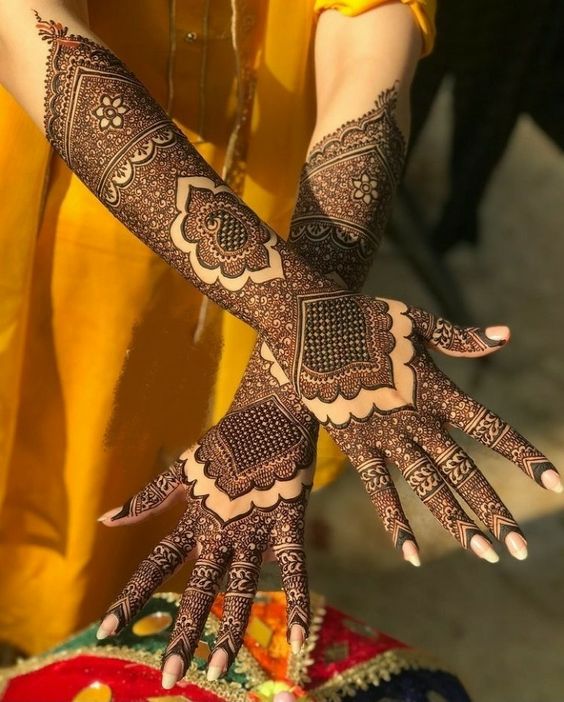 unique modern mehndi design