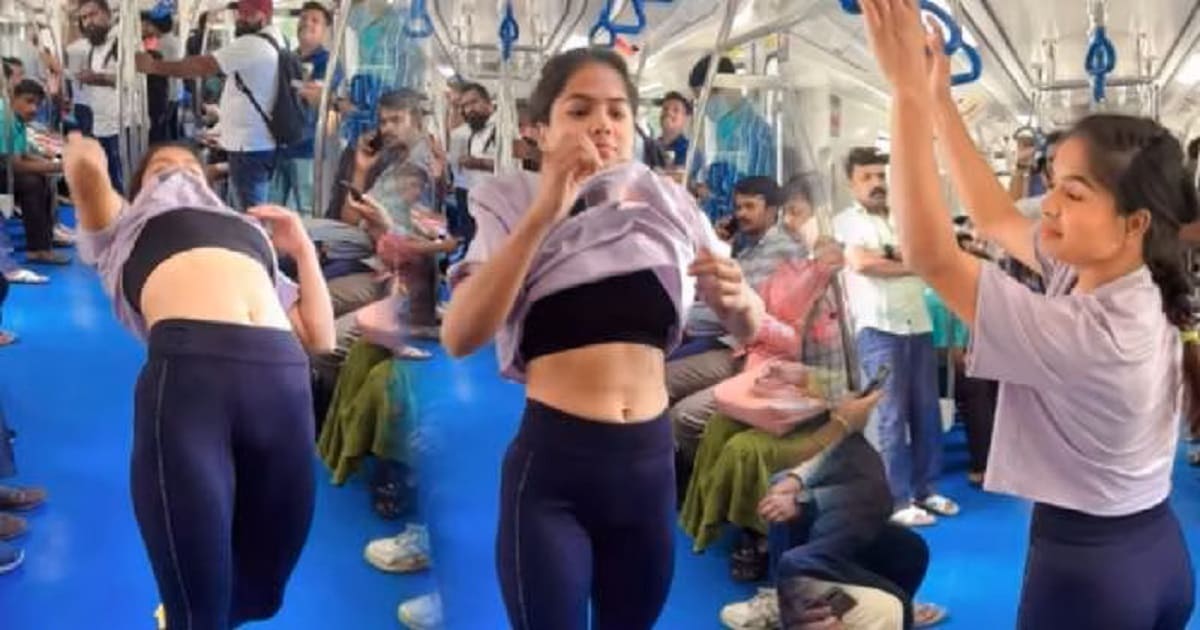 Girl Perform Stunts In Metro
