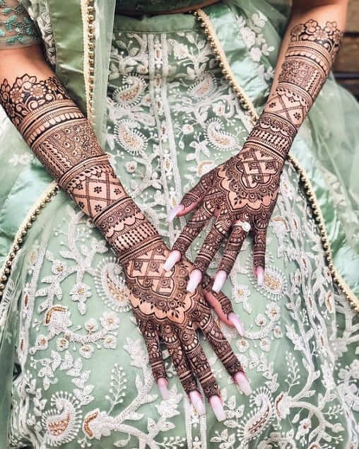 back hand dulhan mehndi design