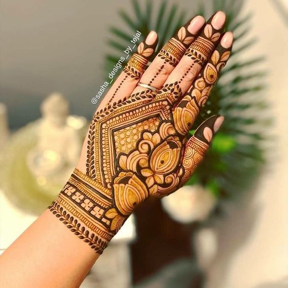 back hand mehndi design stylish