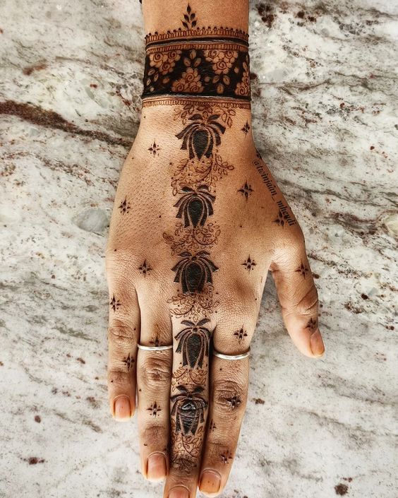 band mehndi design