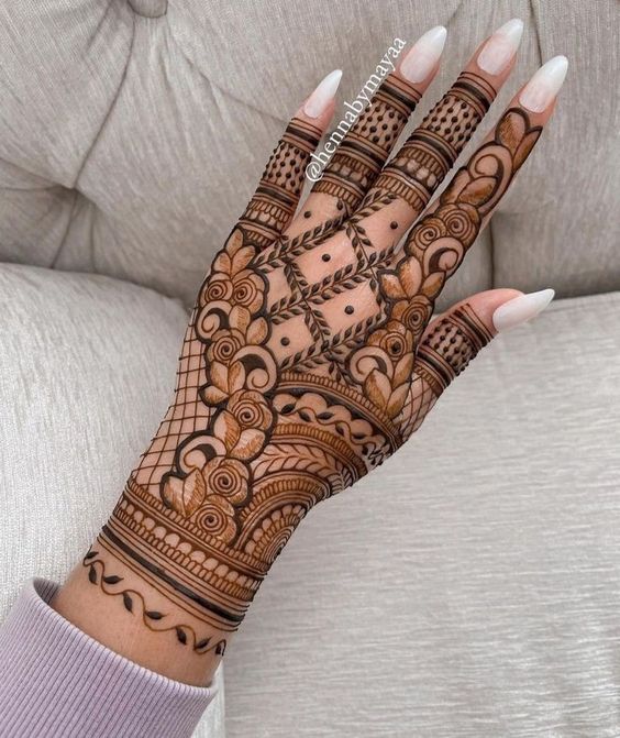 beautiful back hand mehndi design