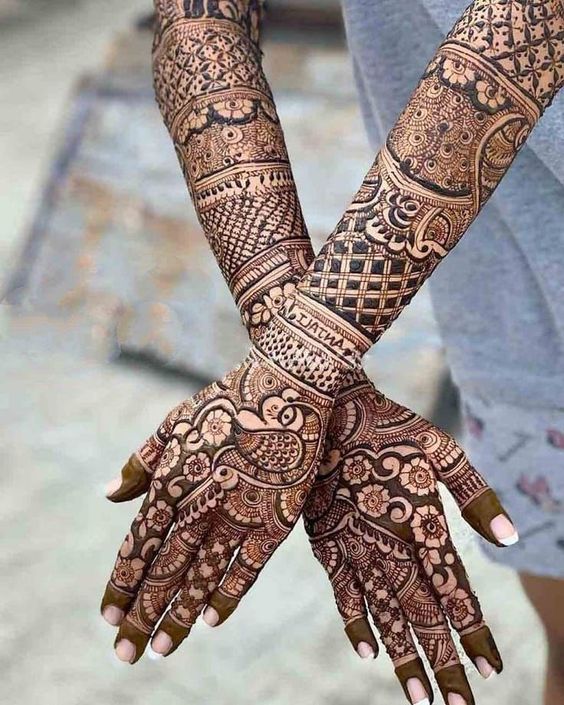 creative dulhan mehndi design