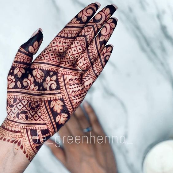 dark mehndi design