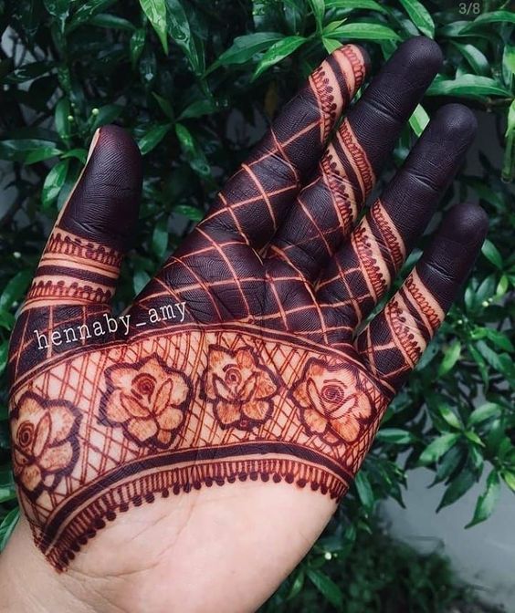 dark tattoo mehndi design