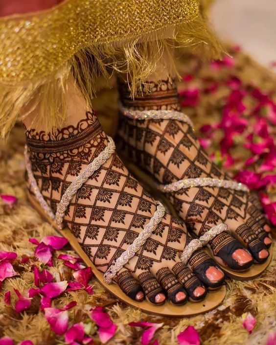 dulhan mehndi design for legs