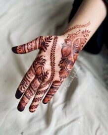 31 Easy Mehndi Designs for Girls- Perfect For Every Occasion
