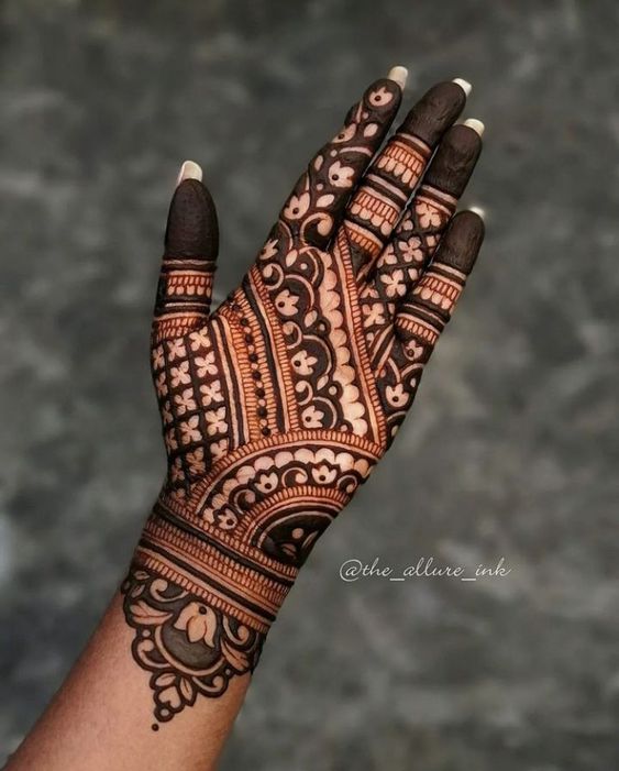 easy mehndi design for palm