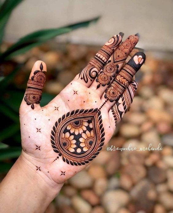 feather mehndi design