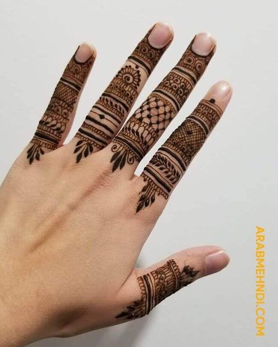 finger mehndi design