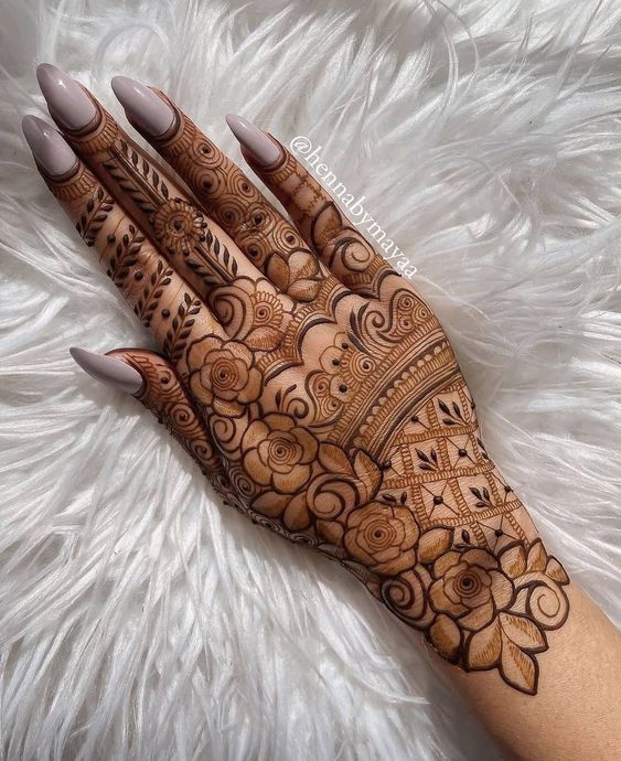 floral bridal mehndi design