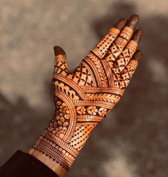 front hand mehndi designs