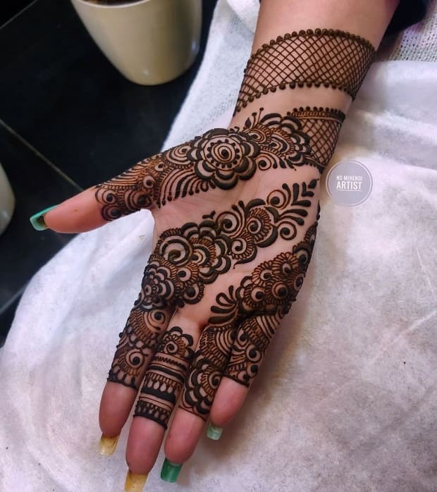 front hand mehndi designs