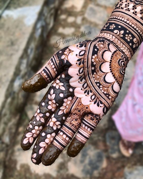 latest front hand mehndi design