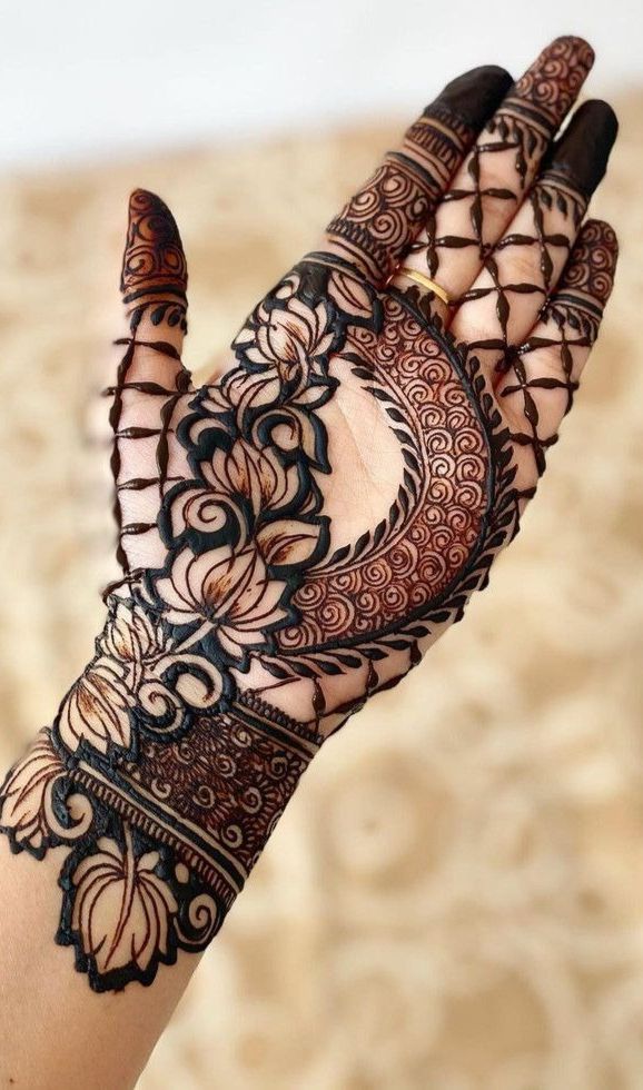 lotus mehndi design for girls