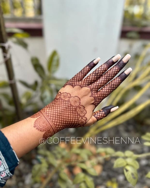 mehndi art front hand