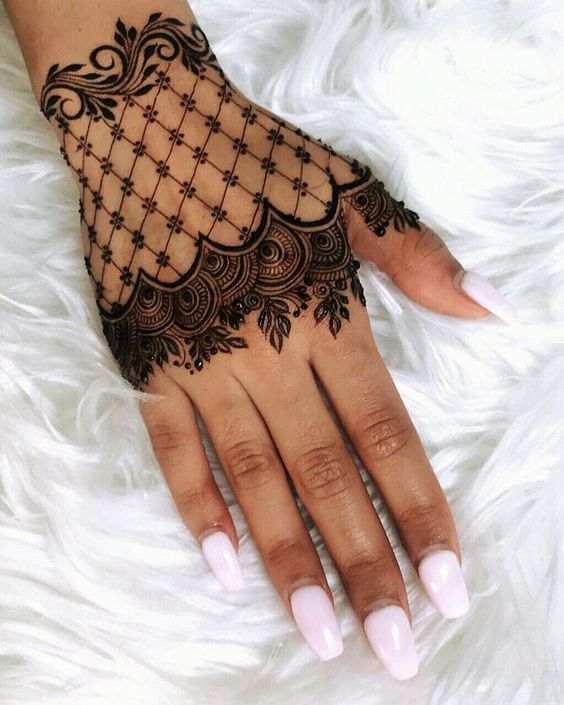 mesh mehndi design