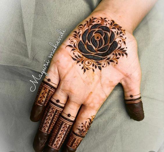 minimal palm mehndi designs