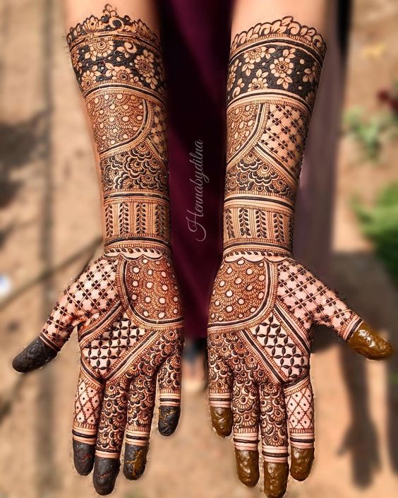 modern dulhan mehndi design