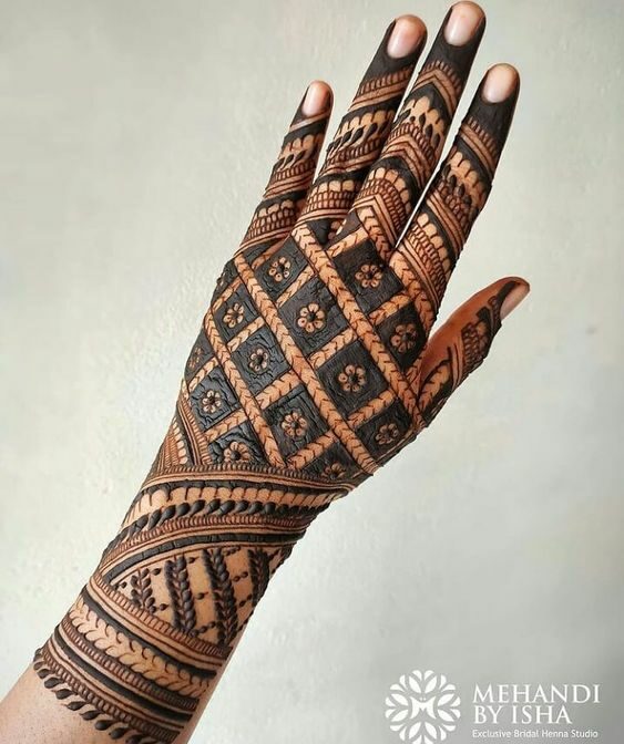 negative box mehndi design