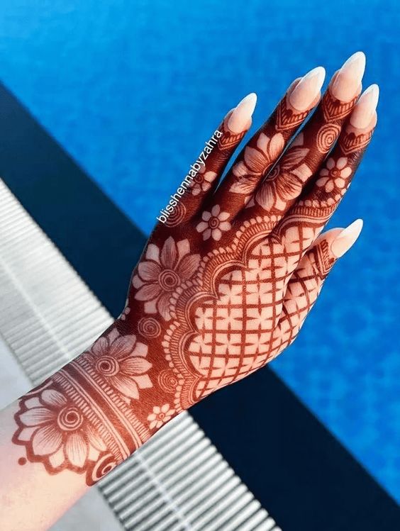 negative mehndi design