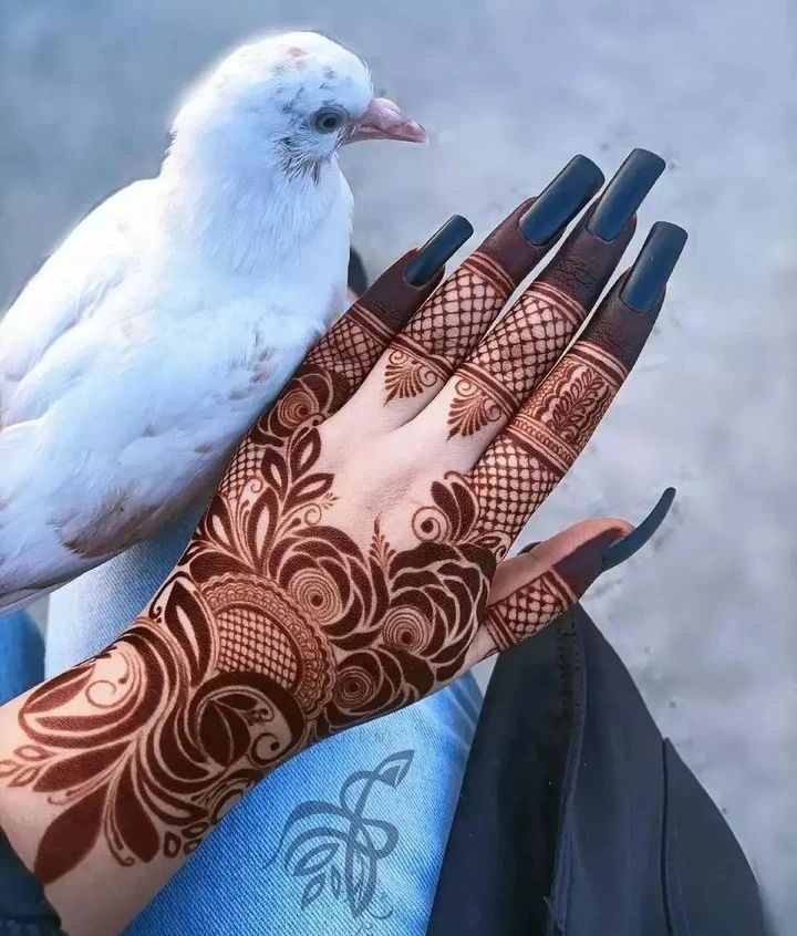 25+ Front Hand Mehndi Design Ideas to Steal your Heart! | Back hand mehndi  designs, Mehndi designs for hands, Mehndi designs book