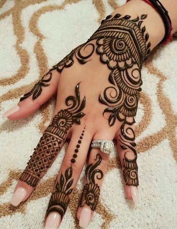 simple back hand mehndi design