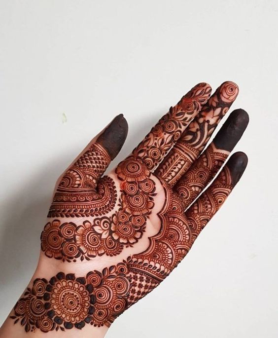 stylish mehndi design for teej