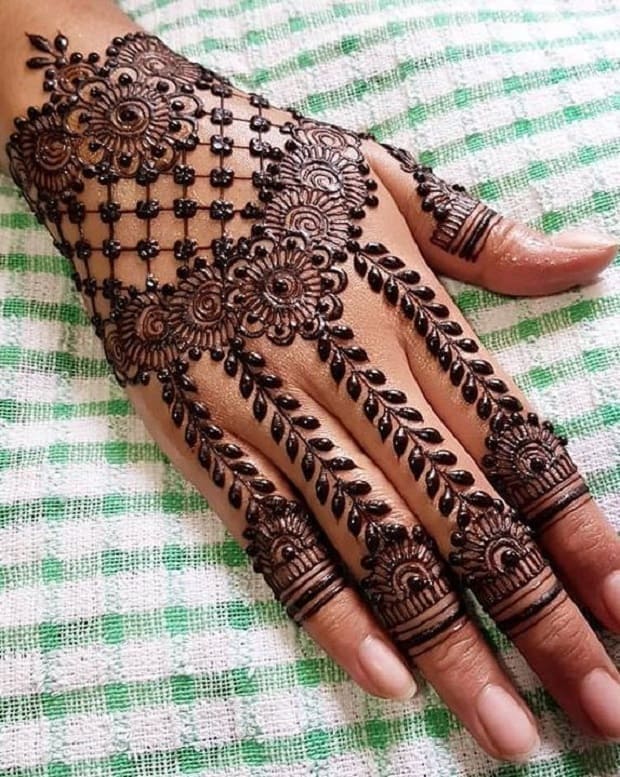 trendy mehndi designs