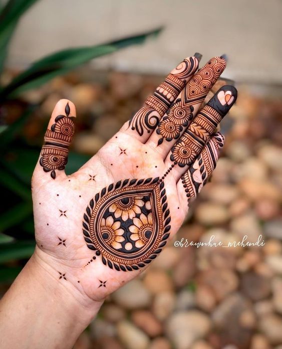 trendy palm mehndi designs