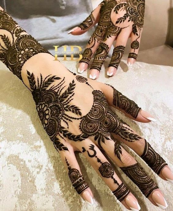 unique floral mehndi design