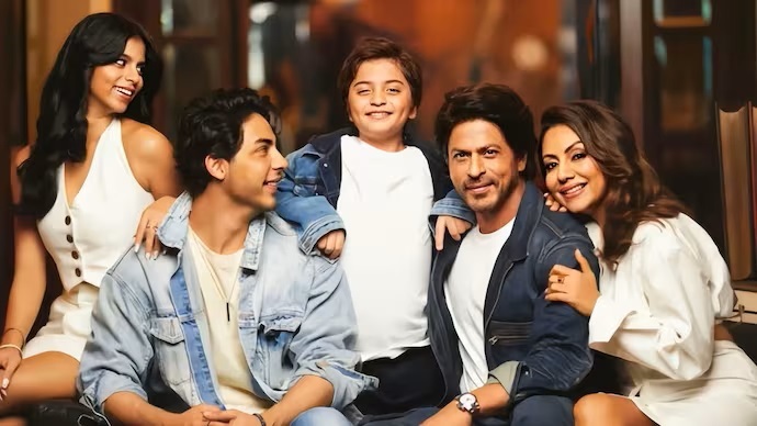 Shah Rukh Khan with His Wife and kids