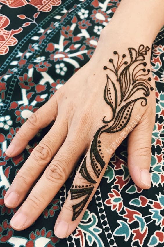 finger mehndi design