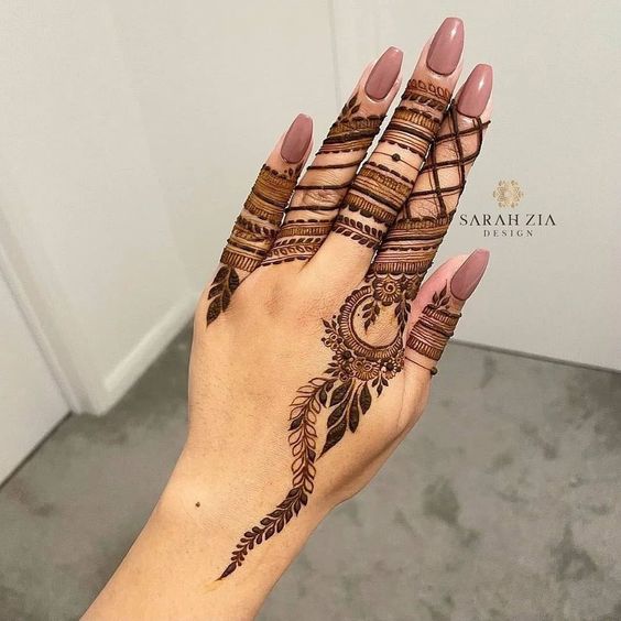 20+ Chic Finger Mehendi Designs Trending in 2023