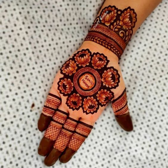 circle mehndi design