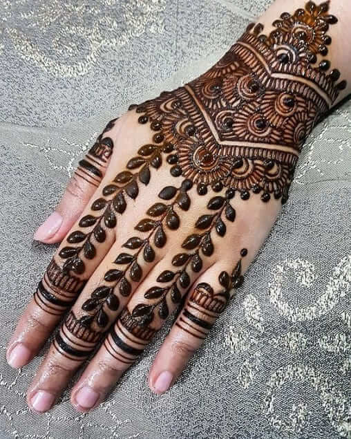 finger mehndi design