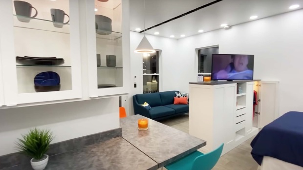 Elon Musk House: World's Richest Man Lives In This 2-Bedroom House. See