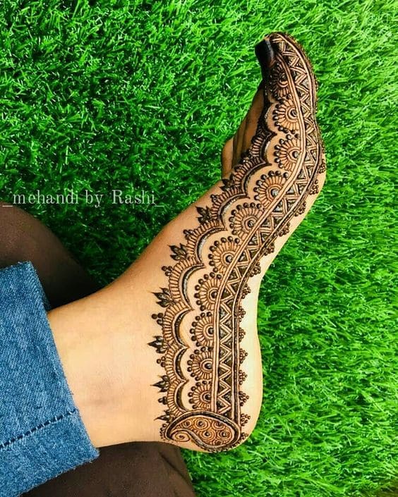 leg mehndi design