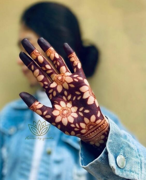 negative floral mehndi design