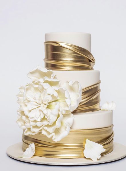 gold cake designs