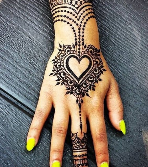 heart mehndi design