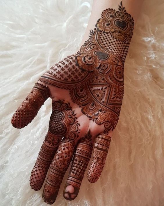 minimalist mehndi design